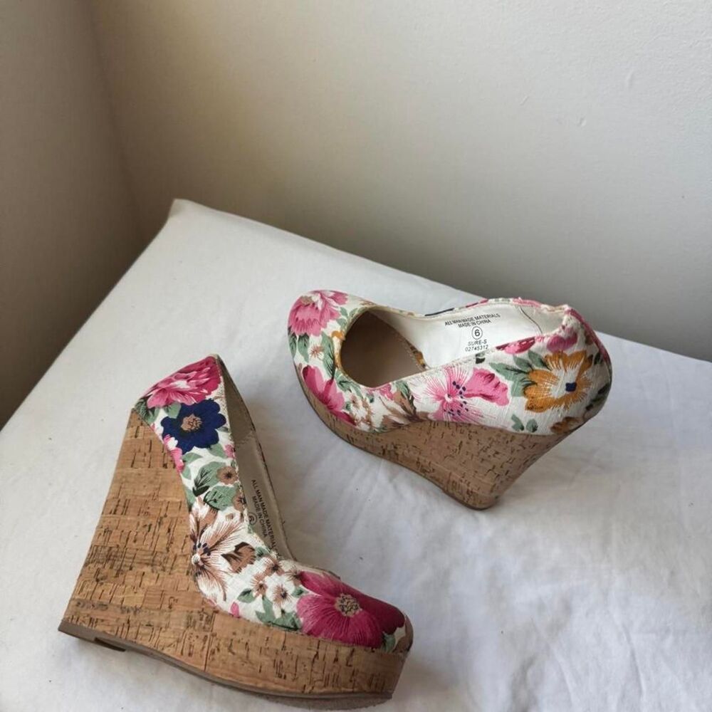 Y2K Soda Floral Platform Wedges Size 6